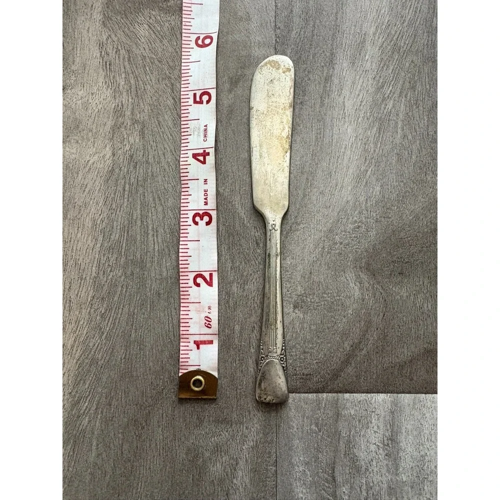 Vintage Embassy Silverplate Butter Knife Colonial Style Flatware Spreader